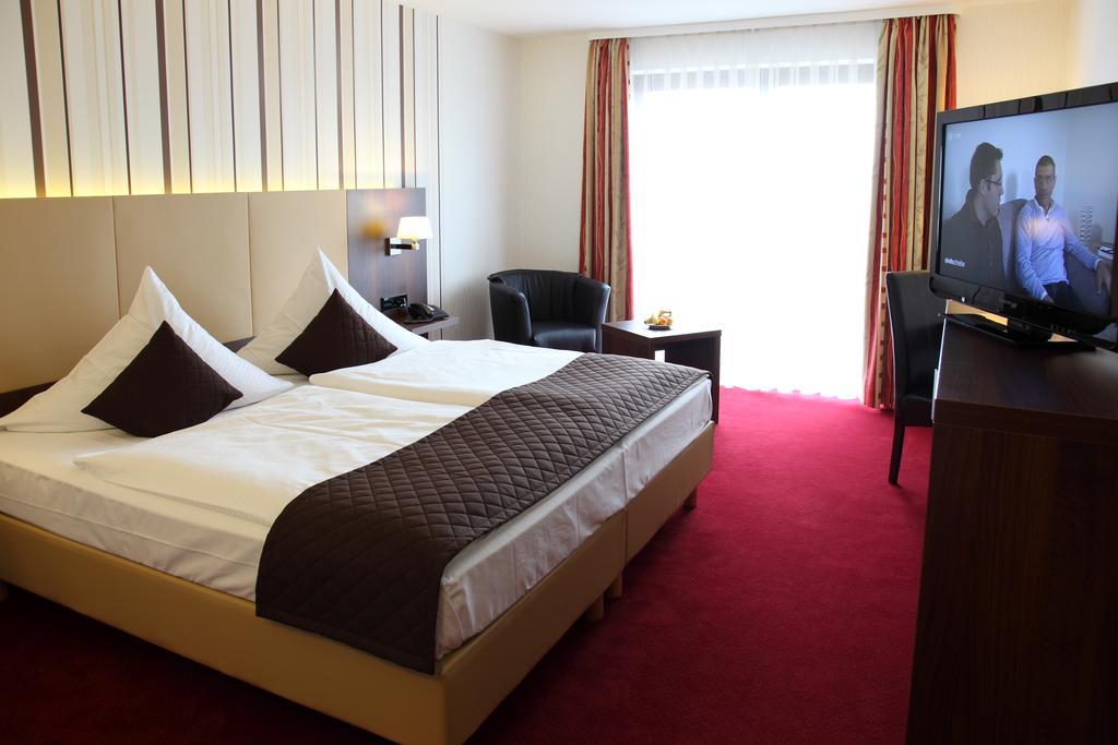 Lobinger-Parkhotel Giengen an der Brenz Ngoại thất bức ảnh